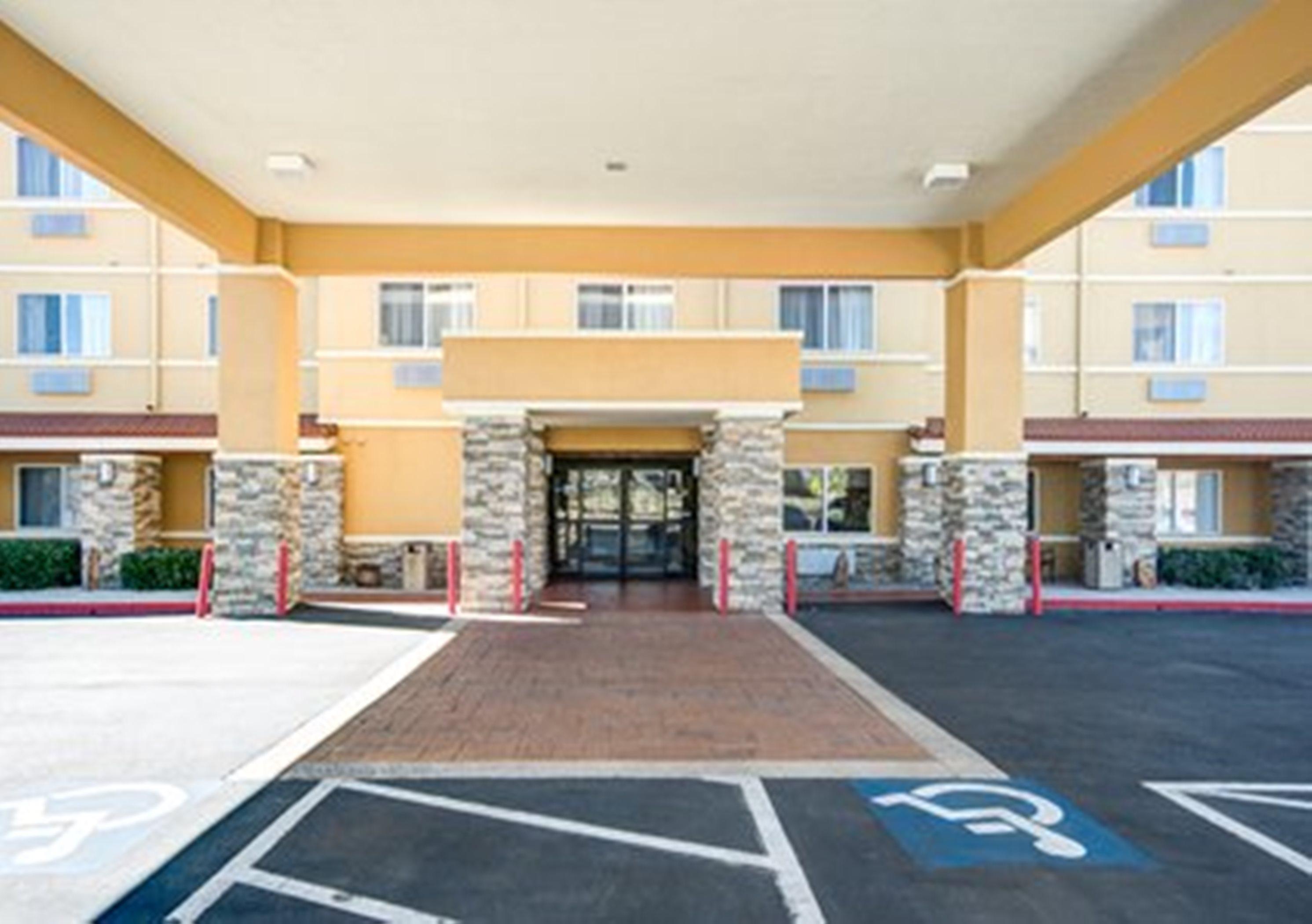 Comfort Inn Albuquerque Airport Exterior photo